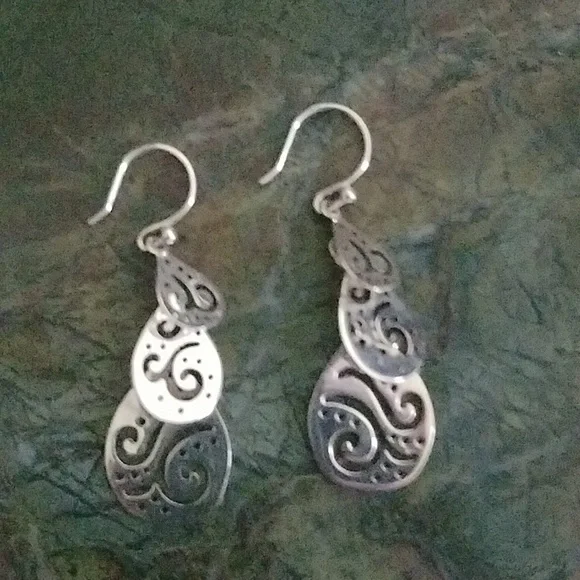 HTF Silpada .925 Sterling Silver Triple Teardrop Cutout Earrings W2299 - Picture 3 of 6